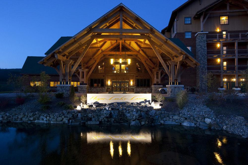 Hope Lake Lodge & Indoor Waterpark Cortland Exterior foto