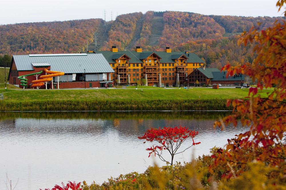 Hope Lake Lodge & Indoor Waterpark Cortland Exterior foto