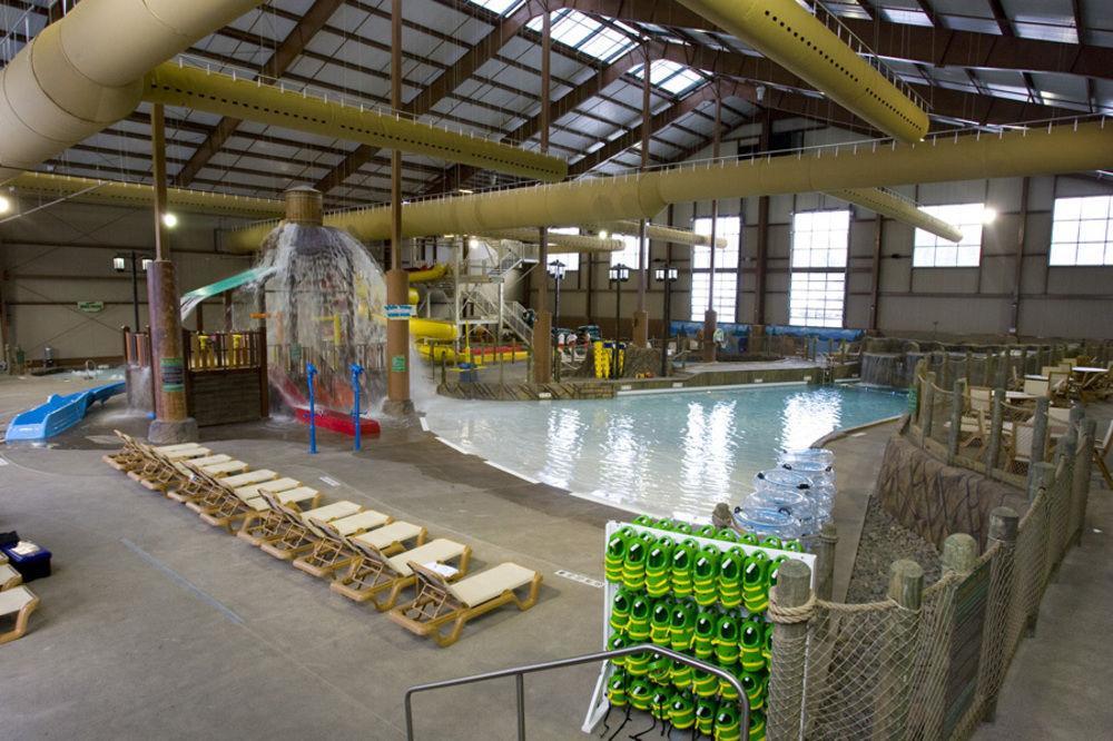Hope Lake Lodge & Indoor Waterpark Cortland Exterior foto