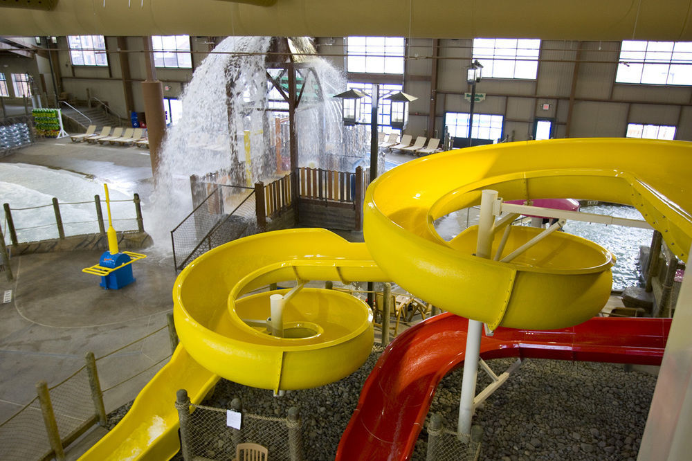 Hope Lake Lodge & Indoor Waterpark Cortland Exterior foto